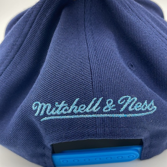 Mitchell & Ness Houston Rockets SnapBack - Picture 4 of 4